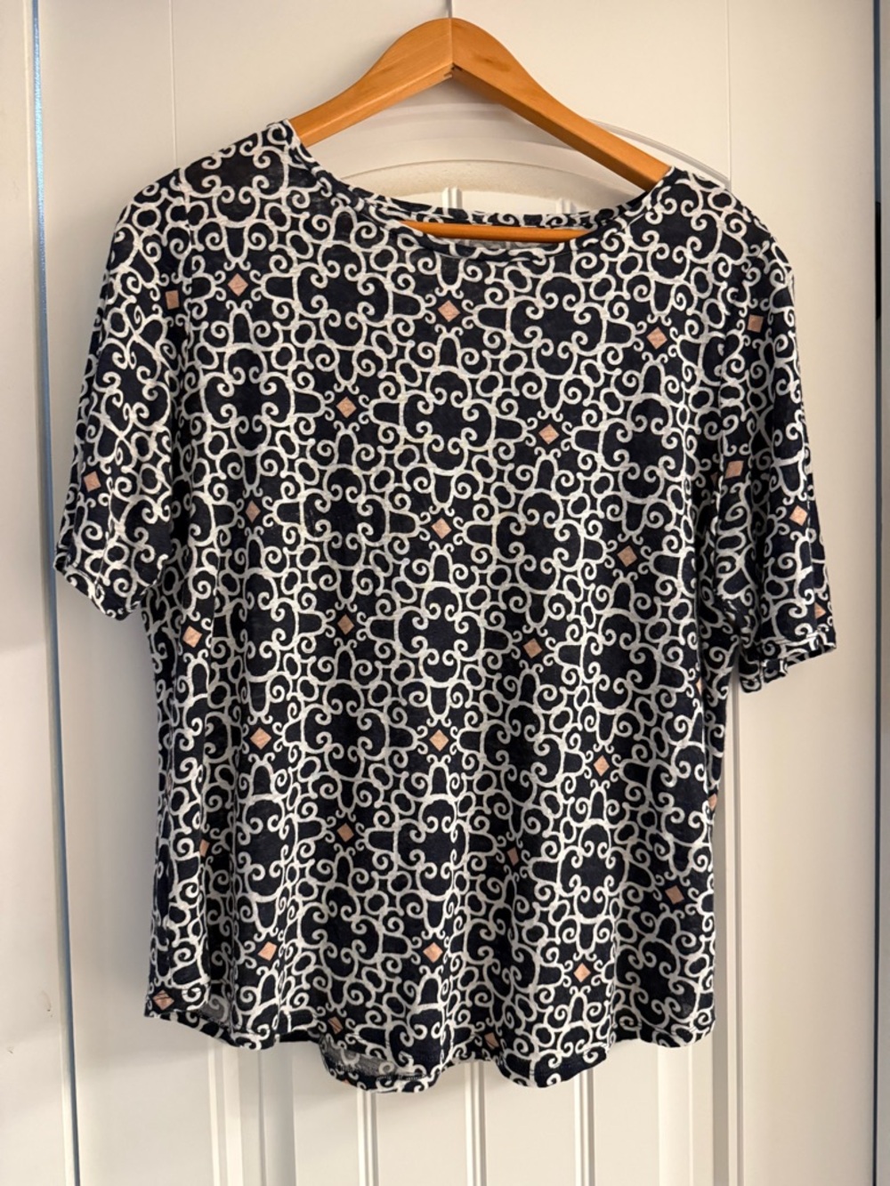 Womens Large Linen Loft Navy and White Patterned Short Sleeve Top